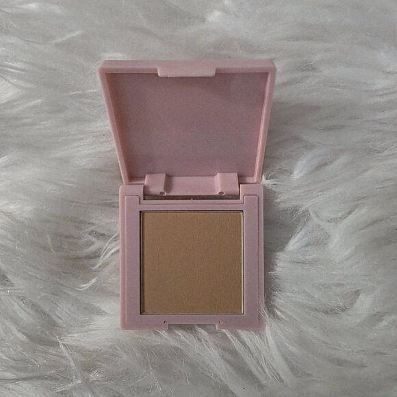 NWT Luna Magic Soft Perfection Foundation Powder, Tan, 2.8g - Picture 4 of 5